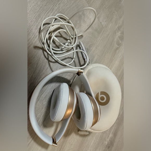 Beats by Dr. Dre Solo³ Wireless Headphones gold - Picture 7 of 16